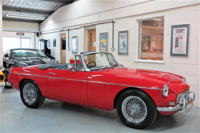 Immagine 1/12 di MG MGC (1969)