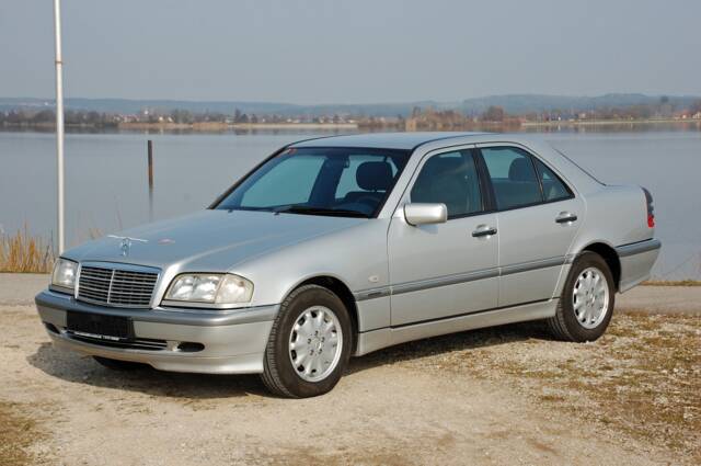 Image 1/40 of Mercedes-Benz C 200 Kompressor (1997)