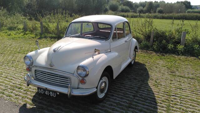 Image 1/38 of Morris Minor 1000 (1966)