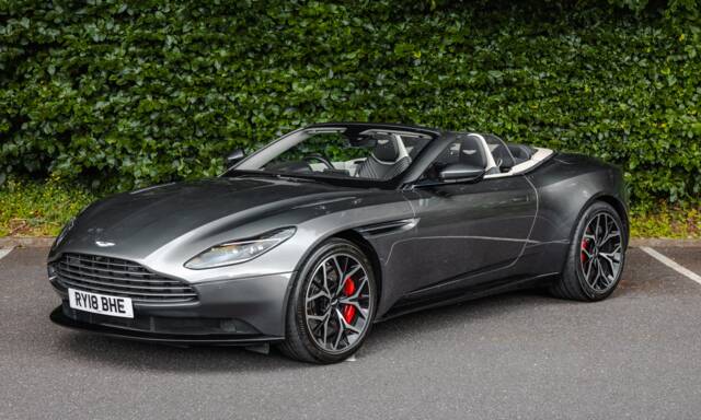 Image 1/39 of Aston Martin DB 11 Volante (2018)