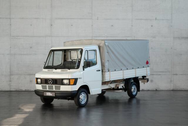 Imagen 1/43 de Mercedes-Benz T1 208 (1981)