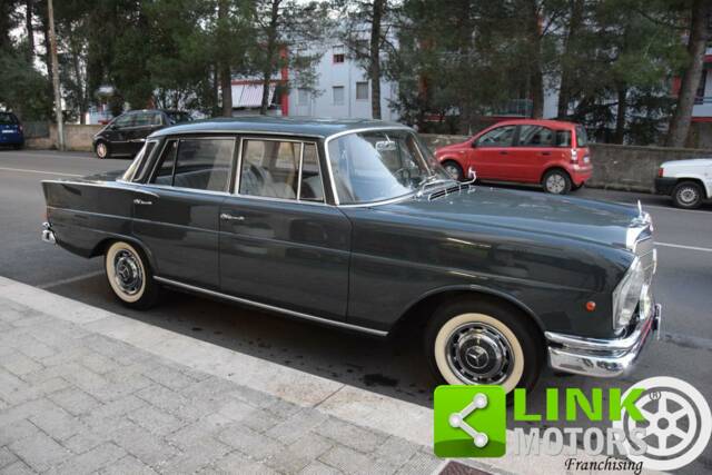 Bild 1/10 von Mercedes-Benz 220 SE b (1960)