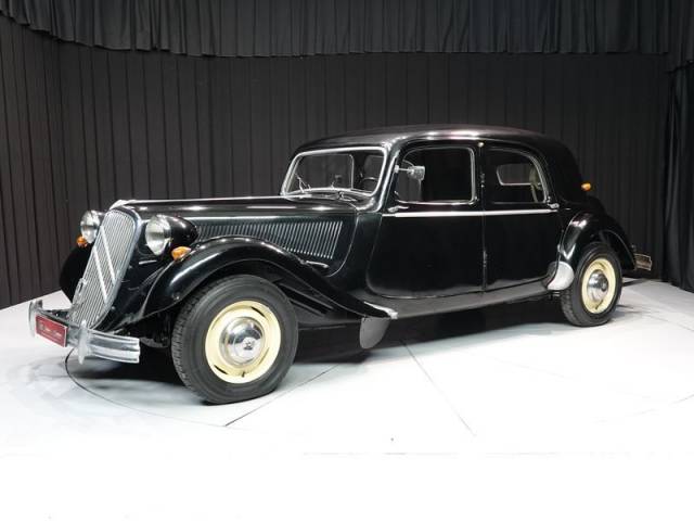 Image 1/15 de Citroën Traction Avant 15/6 (1951)