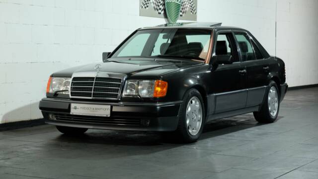 Bild 1/40 von Mercedes-Benz E 500 (1993)