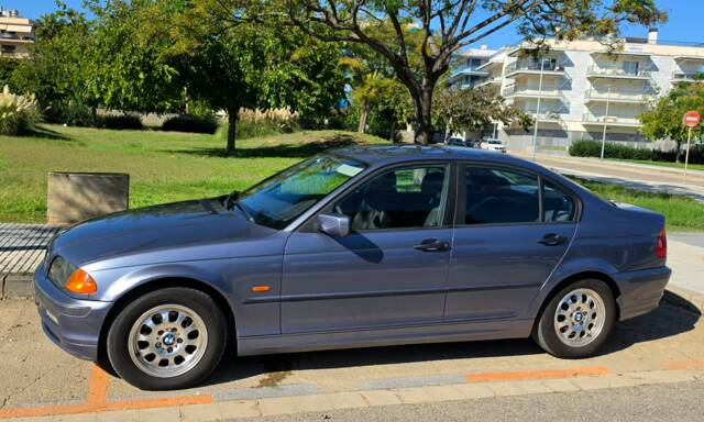 Bild 1/10 von BMW 318i (1998)