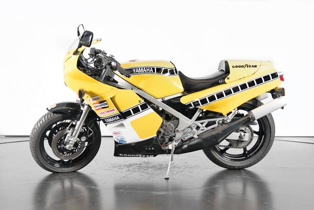 Bild 1/17 von Yamaha DUMMY (1986)
