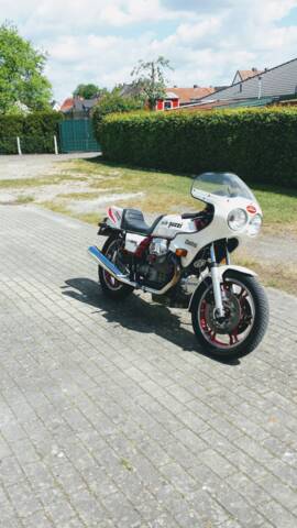 Bild 1/7 von Moto Guzzi 850 LeMans III (1983)