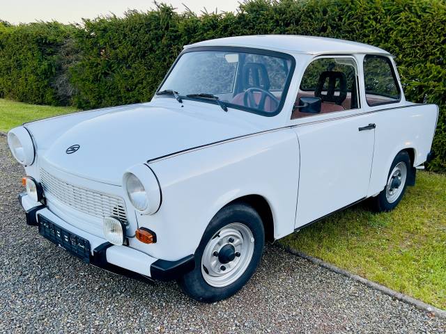 Bild 1/39 von Trabant 601 S de Luxe (1989)