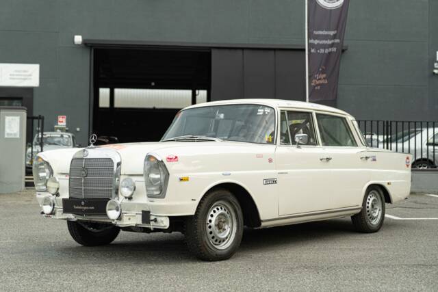 Bild 1/50 von Mercedes-Benz 220 S (1967)