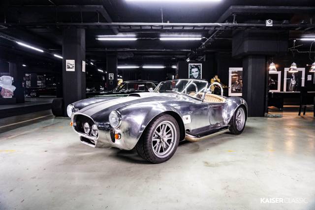 Immagine 1/30 di AC Cobra 427 (1966)
