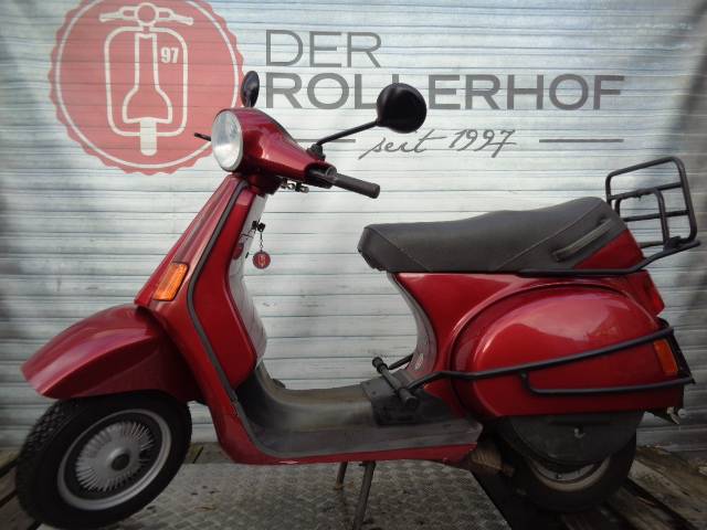 Image 1/4 de Piaggio Vespa Cosa 125 (1992)