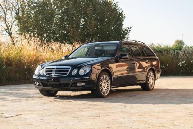 Image 1/43 of Mercedes-Benz E 500 T (2006)
