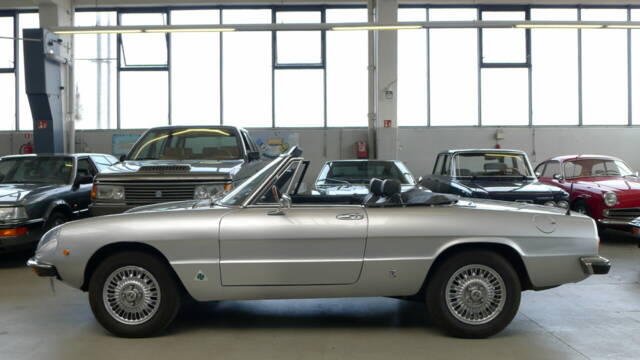 Image 1/32 of Alfa Romeo 2000 Spider Veloce (1981)