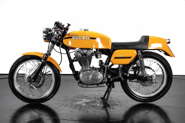 Afbeelding 1/33 van Ducati DUMMY (1974)