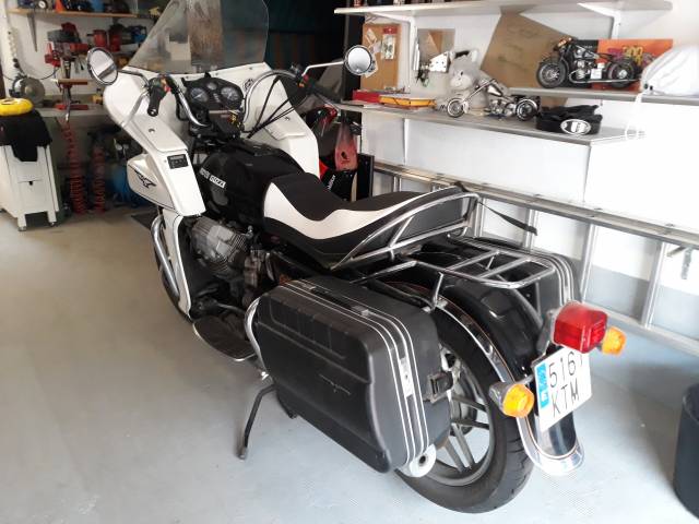 Image 1/9 of Moto Guzzi DUMMY (1986)