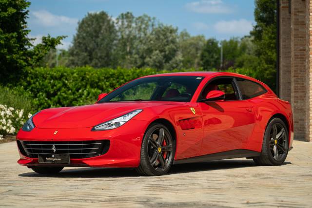 Bild 1/50 von Ferrari GTC4Lusso (2017)