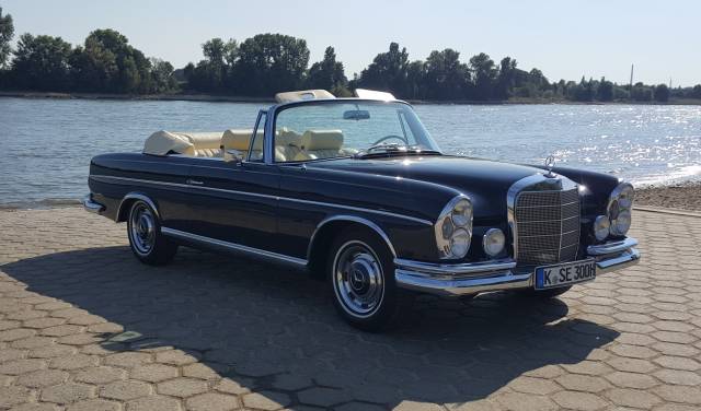 Image 1/66 of Mercedes-Benz 300 SE (1965)
