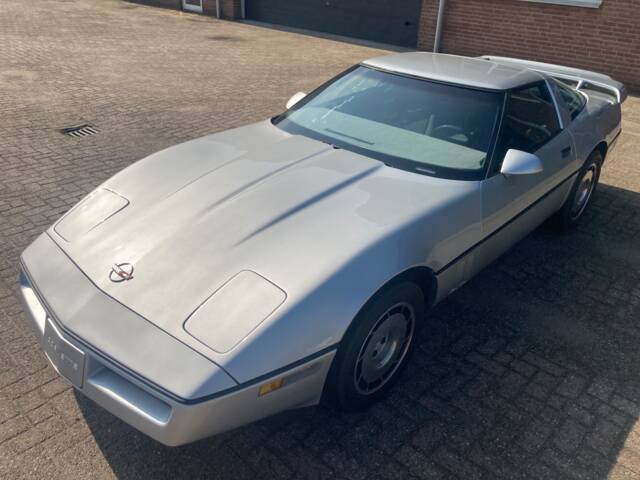 Image 1/33 of Chevrolet Corvette (1985)