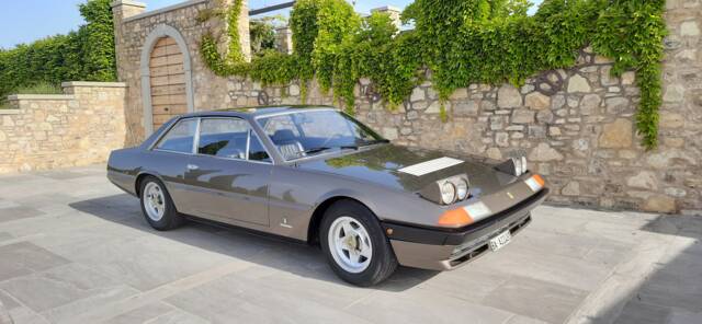 Bild 1/21 von Ferrari 365 GT4 2+2 (1973)