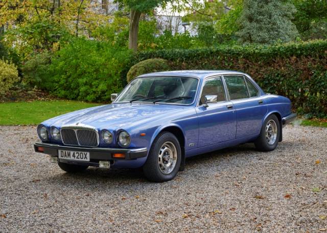 Bild 1/17 von Daimler Sovereign 4.2 (1982)