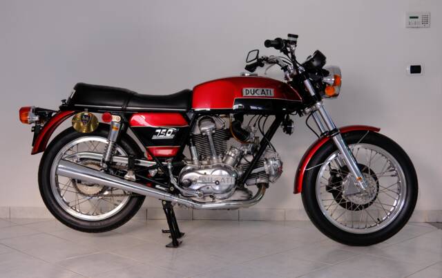 Immagine 1/96 di Ducati 750 GT (1974)