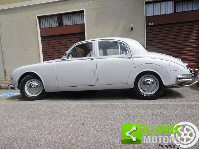 Image 1/10 of Jaguar 2.4 Litre (1956)