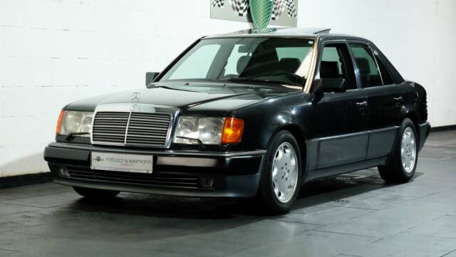 Bild 1/28 von Mercedes-Benz 500 E (1991)