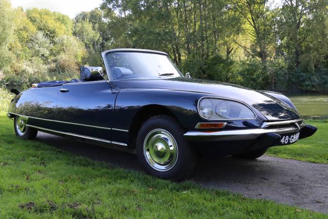 Image 1/14 of Citroën DS 20 (1973)