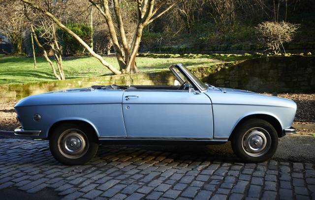 Bild 1/10 von Peugeot 204 Cabriolet (1968)