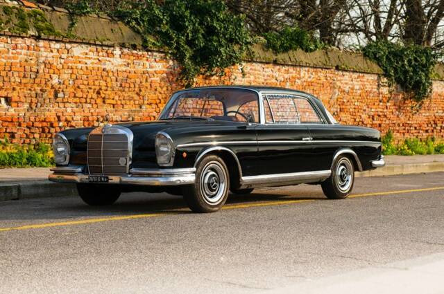 Image 1/7 de Mercedes-Benz 300 SE (1966)