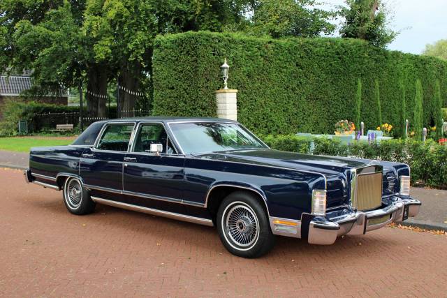 Bild 1/38 von Lincoln Continental Town Car (1979)