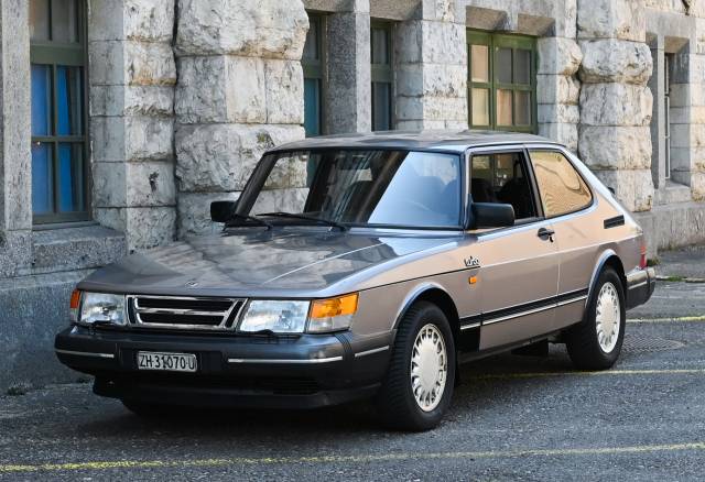 Bild 1/24 von Saab 900 Turbo 16V (1988)