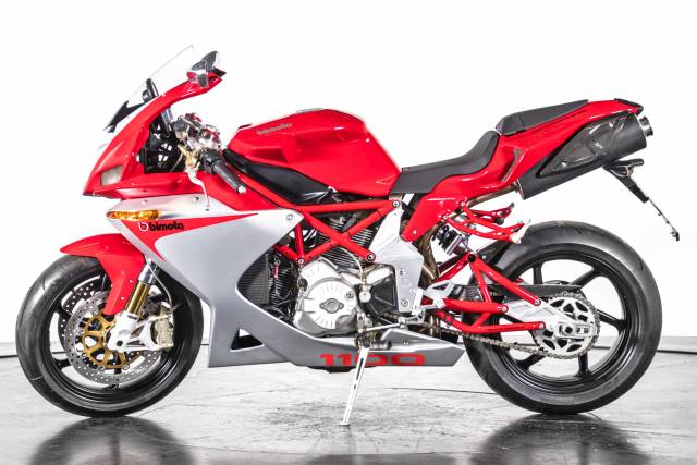 Bild 1/25 von Bimota DUMMY (2011)