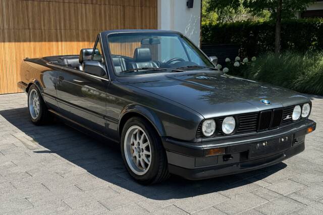 Afbeelding 1/8 van BMW 320i (1989)