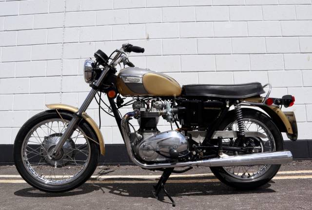Bild 1/24 von Triumph DUMMY (1971)