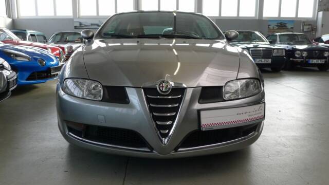 Image 1/39 of Alfa Romeo GT 1.8 Twin-Spark (2007)