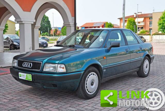 Bild 1/10 von Audi 80 - 2.0 E (1992)