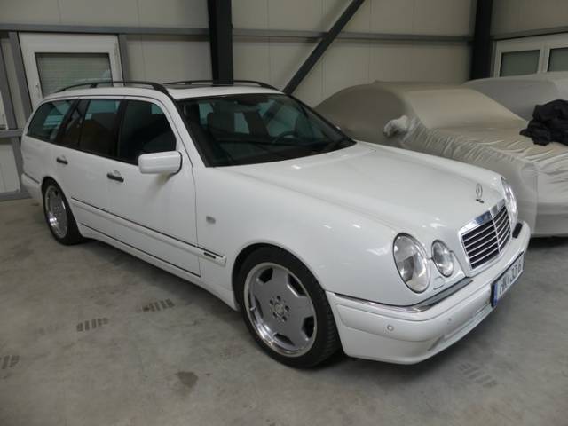 Bild 1/7 von Mercedes-Benz E 55 AMG T (1998)
