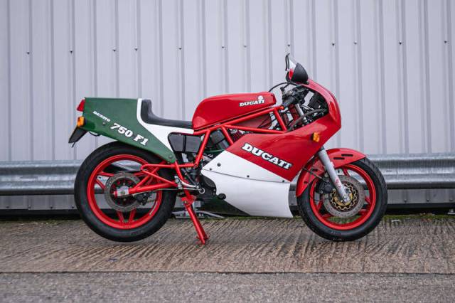 Imagen 1/27 de Ducati DUMMY (1986)