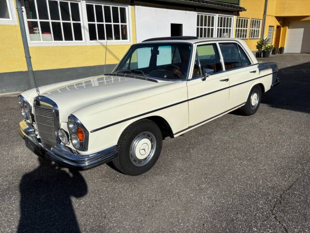 Image 1/8 de Mercedes-Benz 280 SE 3,5 (1972)