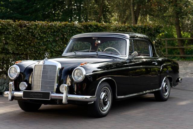 Immagine 1/35 di Mercedes-Benz 220 SE (1960)