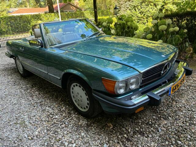 Image 1/30 of Mercedes-Benz 560 SL (1988)