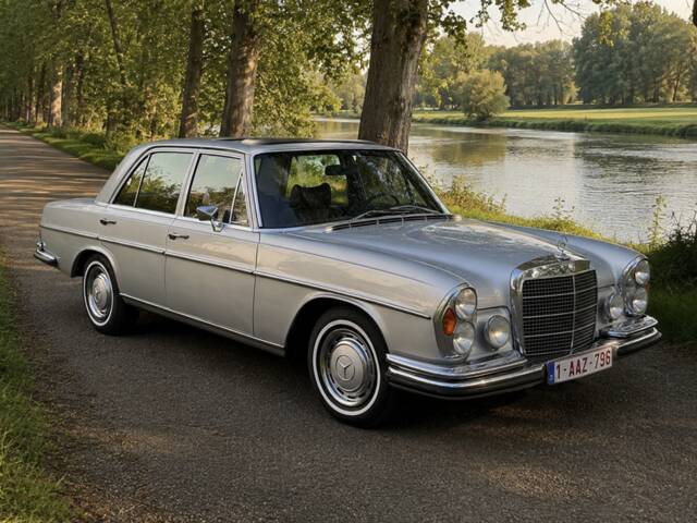 Image 1/8 of Mercedes-Benz 280 SE 3,5 (1971)