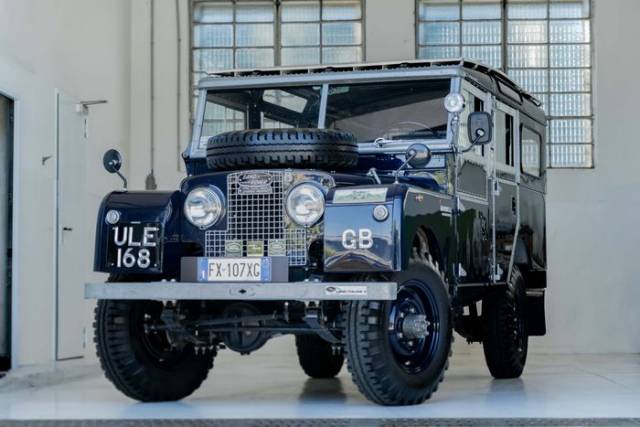 Image 1/9 of Land Rover 107 (1957)