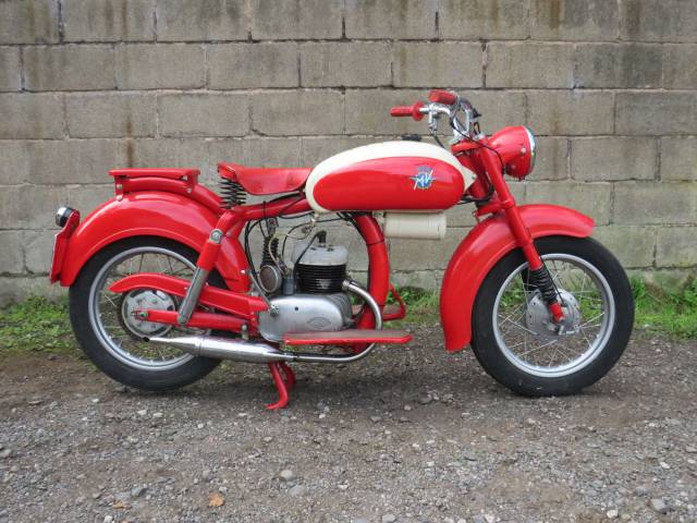 Image 1/39 of MV Agusta 125 Super Pullman (1955)