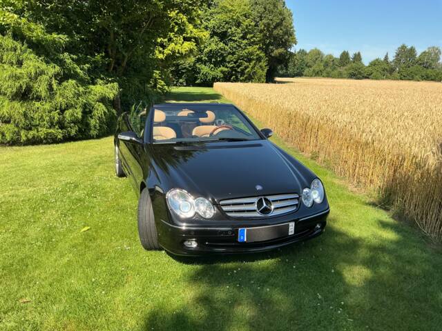 Image 1/46 de Mercedes-Benz CLK 320 (2003)