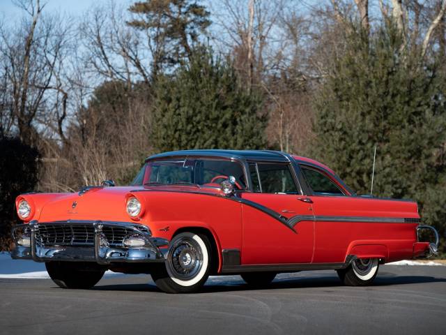 Image 1/50 de Ford Fairlane Crown Victoria Skyliner (1956)