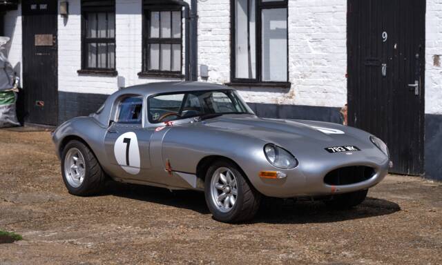 Image 1/50 de Jaguar Type E 3.8 (1970)