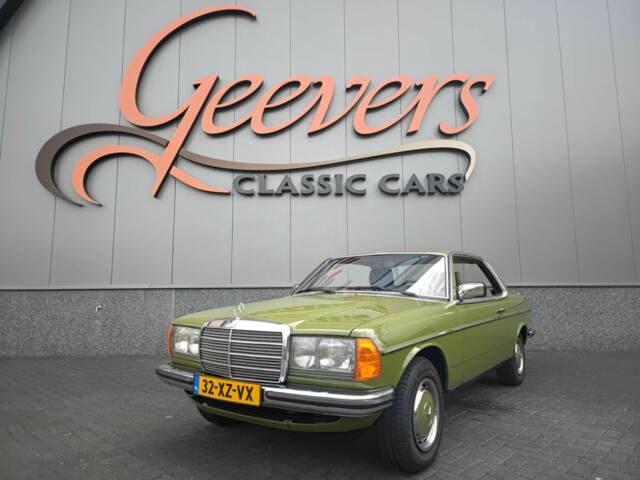 Immagine 1/50 di Mercedes-Benz 230 CE (1982)