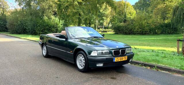 Image 1/21 of BMW 320i (1999)